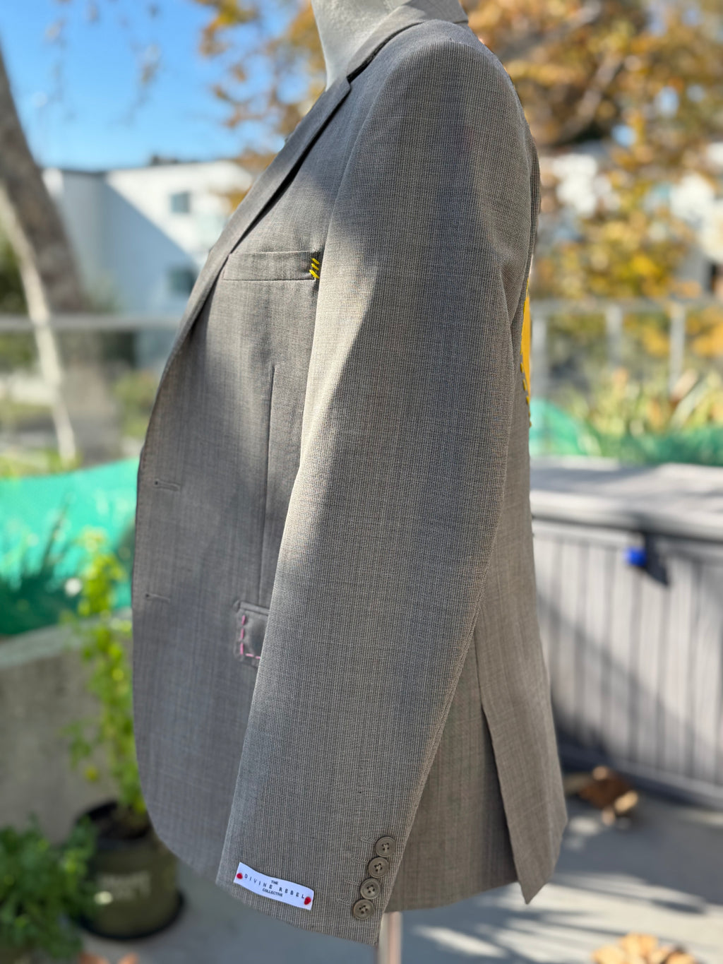 Biella Italy “Wink & a Smile” Blazer - Size 38S